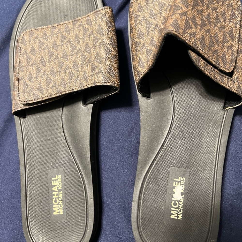 Brand New Never Worn Michael Kors Logo Slides Brown Size 9